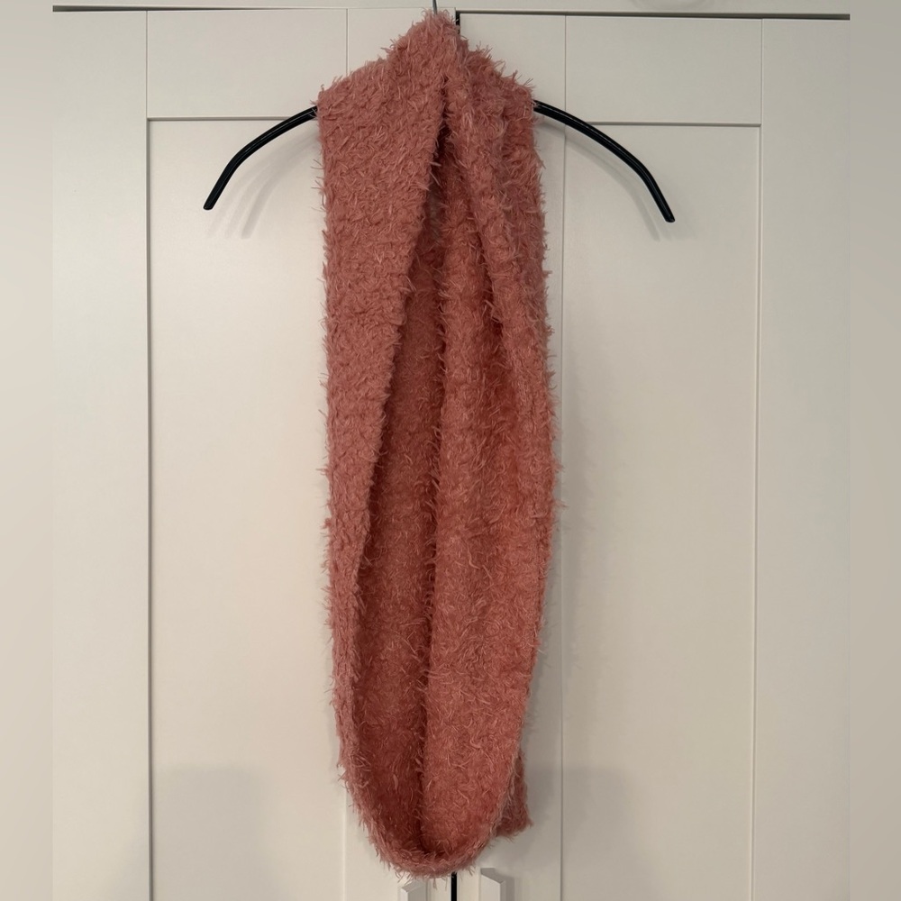 New Cozy Peach Pink Fuzzy Infinity Loop Scarf for Women